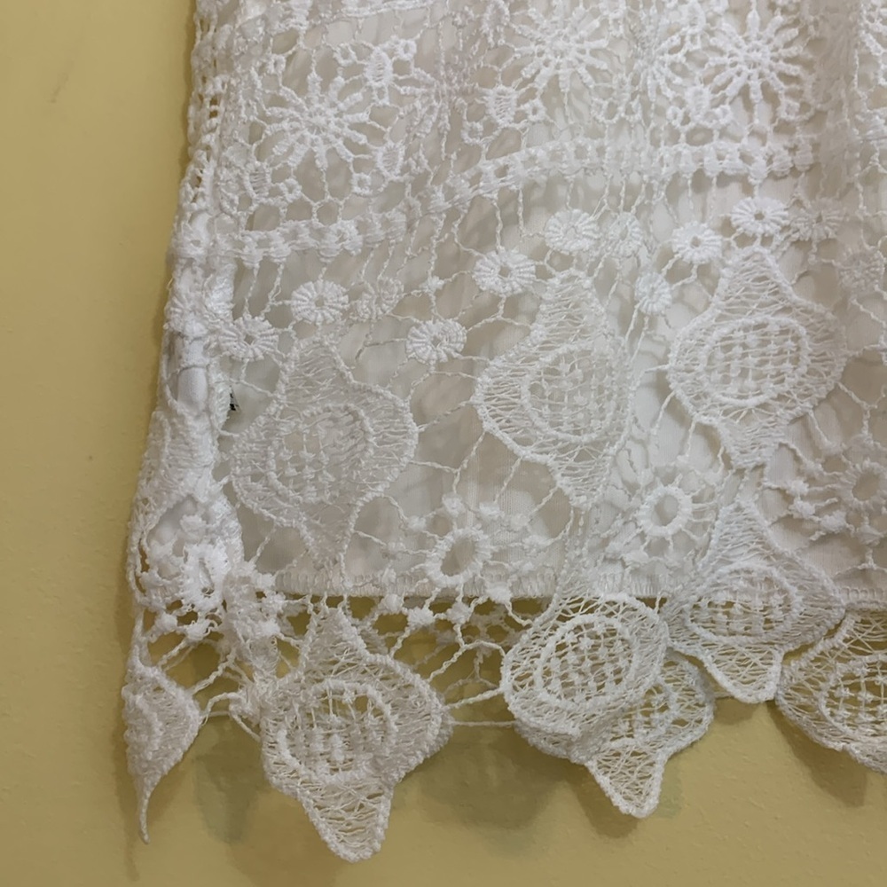 Rebellion | NWT White Floral Lace Crochet Racerback Tank Camisole Top L - Picture 14 of 17